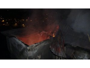 Düğünden döndüklerinde evlerini yanmış halde buldular