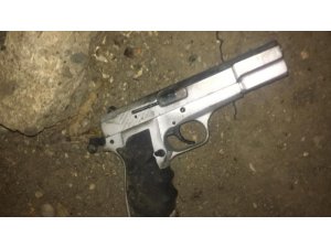 Polis ruhsatsız silaha geçit vermiyor