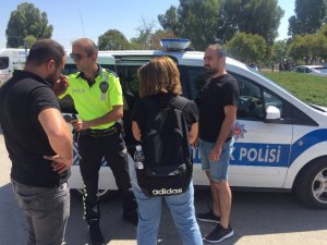 Trafik polisi kazada yaralandı