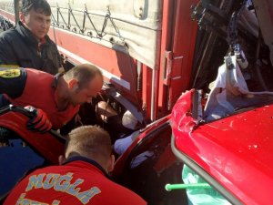 Akılalmaz kazadan sağ kurtuldular