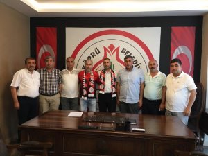 Volkan Yılmaz ve Ahmet Mümin Papaker Karaköprü Belediyespor’da