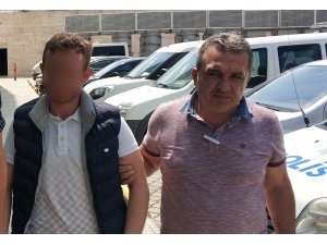 Silahla oynarken kazara arkadaşını vurdu