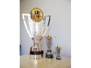 Denizlispor 150’den fazla minyatür kupa sattı