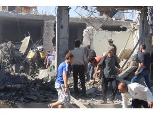 İdlib'e yoğun hava saldırıları sürüyor