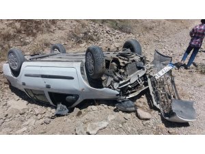 Ters dönen otomobilden yaralı kurtuldu