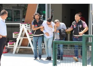 Turistleri gasp eden 3 sahte polis tutuklandı