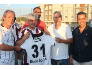 Beşiktaş efsaneleri ile Hatay protokolü maç yaptı