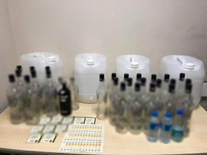 Eyüpsultan’da sahte içki deposuna polis baskını kamerada