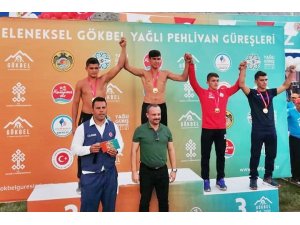 17 yaşında 100 madalyası var