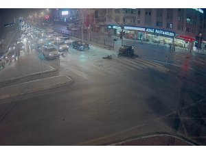 Kırmızı ışıkta geçerek motosikletli gencin ölümüne neden oldu