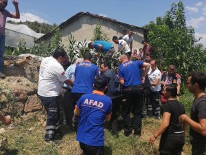 Boş sulama havuzuna düşen adam yaralandı
