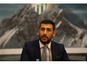 Selçuk Erdoğan: “Bursaspor’un büyüklüğü hiçbir yerde değişmez”