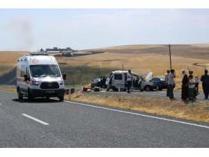 Hafif ticari araç takla atarak karşı şeride geçti: 1’i ağır 4 yaralı