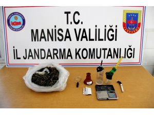 Jandarma Sarıgöl’de uyuşturucuya geçit vermiyor