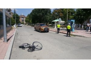 Kamyonetin çarptığı bisikletli kız çocuk yaralandı