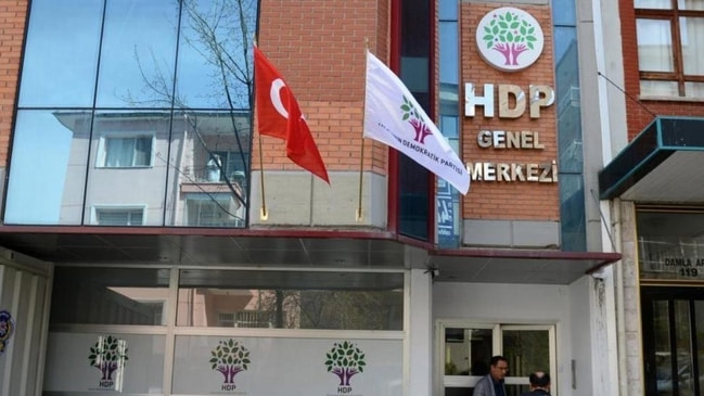 Hepsi gözaltına alındı... HDP'li belediyeye terör operasyonu!