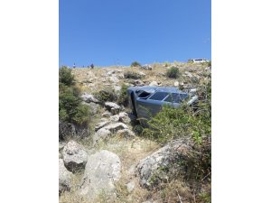 Otomobil şarampole yuvarlandı: 2 yaralı