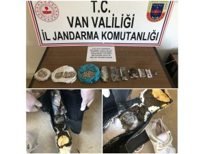 İran uyruklu yolcunun ayakkabı tabanından uyuşturucu madde çıktı