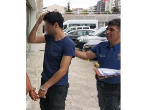 Üst geçit merdiveninde elle taciz iddiasına gözaltı