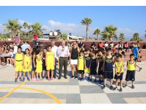 Samandağ’da tek pota basketbol turnuvası başladı