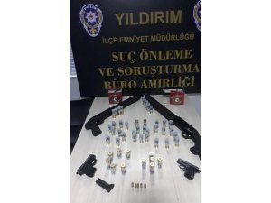 Kavga etmeye giden grubun üzerinden cephanelik çıktı