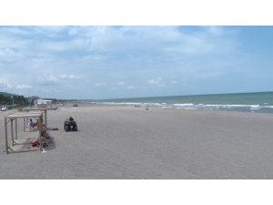 Boğulma tehlikesi geçiren 2 kardeşi cankurtaranlar kurtardı