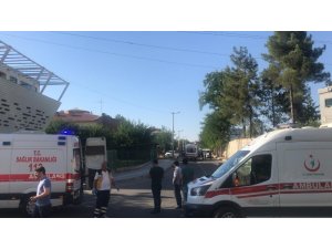 Diyarbakır Yenişehir İlçe Emniyet Müdürlüğü Şehitler Polis Merkezi Amirliği önünde bekleyen zırhlı polis aracına kimliği belirsiz kişi veya kişiler tarafından el yapımı patlayıcı (EYP) ve silah ile saldırı düzenlendi. Saldır