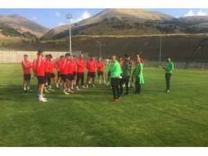 Karaköprü Belediyespor Erzurum’da kampa girdi