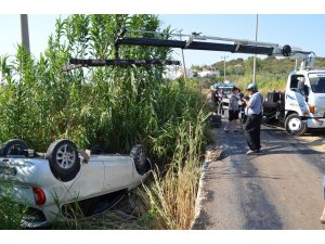 Didim’de otomobil dereye uçtu