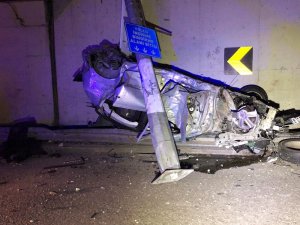 Babasından kaçırdığı otomobille köprüden uçtu