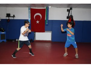 Sokakta keşfedildi, 2 altın 1 gümüş madalya kazandı