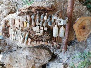 Uludere’de iki mağarada çok sayıda mühimmat ele geçirildi