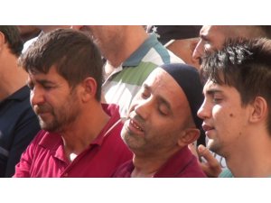 Akaryakıt istasyonunda akıma kapılan çocuğa gözyaşı