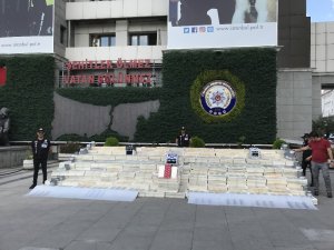 Tarihin en büyük sahte dolar operasyonunda ele geçirilenler sergilendi