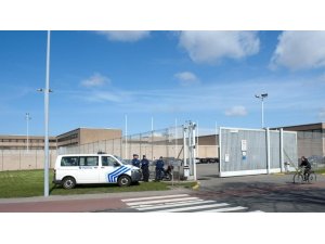 Kick boksçu mahkum, 3 gardiyanı hastanelik etti