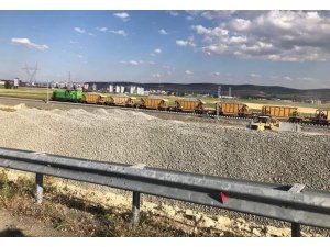 Hızlı trende ray döşeme çalışmaları sürüyor