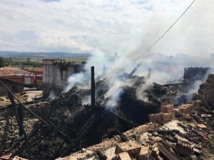 Köy muhtarının evi yandı