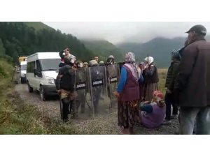 Gümüşhane’de köylüler ile jandarma arasında yayla yolu gerginliği