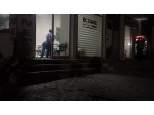 Çatışma ortasında kalan gencin kolu kırıldı