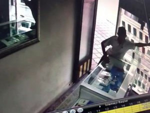 İki günde üç dükkandan telefon çaldı, son işinde yakalandı