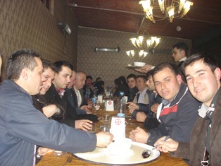 Akkiseli gençler arabaşı partisinde buluştu