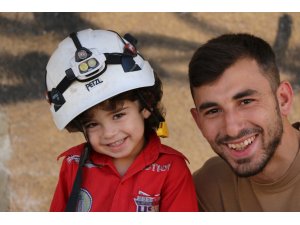 "Enes memleketini çok severdi, düşen her bombayı belgelemek isterdi"