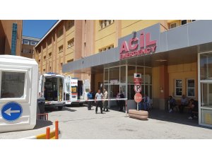 Erzincan'da çatıdan düşen kişi hayatını kaybetti