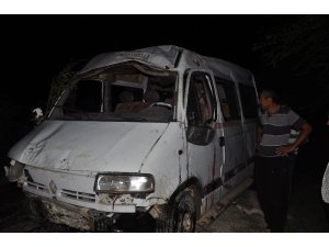 Tarım işçilerini taşıyan minibüs şarampole devrildi: 1 ölü, 5 yaralı