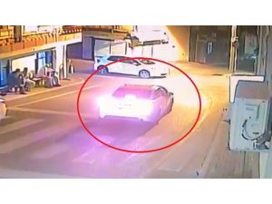 Eski ortağını kıraathane önünde silahla yaraladı