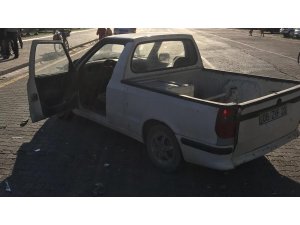 Otomobil pikap ile çarpıştı: 3 yaralı