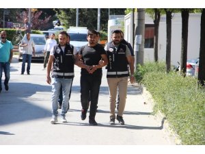 Sosyal medyadan silah kaçakçılığı yapan şahıslar yakalandı