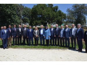 Bakan Turhan: "İstanbul’dan İzmir’e 3 buçuk saatte ulaşma imkanı olacak"