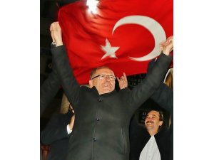 Başkanların biri istifa etti, diğeri görevinden alındı
