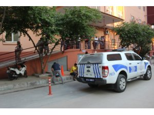 Semt pazarında silahlı kavga: 4 yaralı